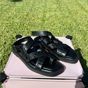 GB SANDALS, NWOT